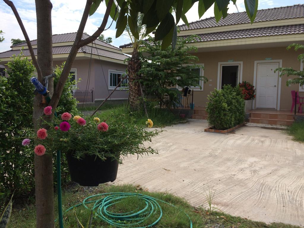 Nadee Resort Udon Thani Rum bild